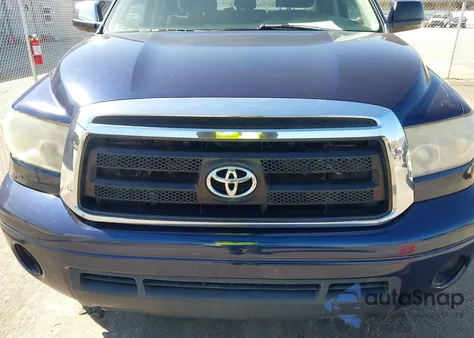 2010 Toyota Tundra Sr5 4.6L V8 z USA, uszkodzony, nr VIN 5TFUM5F15AX013614